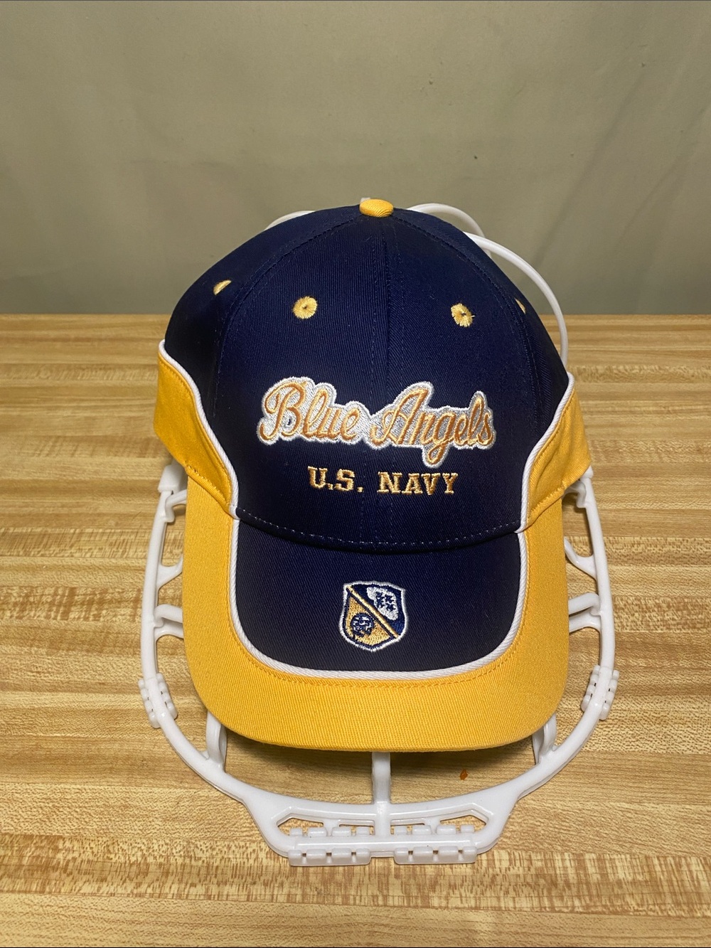 Blue Angels U.S. Navy flight Demonstration Team Embroidered Logo w/Crest Hat O/S